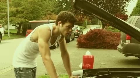 Carly Rae Jepsen - Call Me Maybe (Official Music Video)