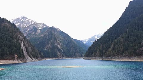 Discover Jiuzhaigou: A UNESCO World Heritage Wonderland of Crystal Lakes and Verdant Valleys
