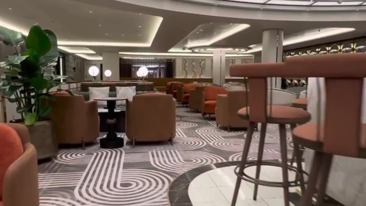 First Look! NCL Aqua Public Deck 7: The Metropolitan Bar