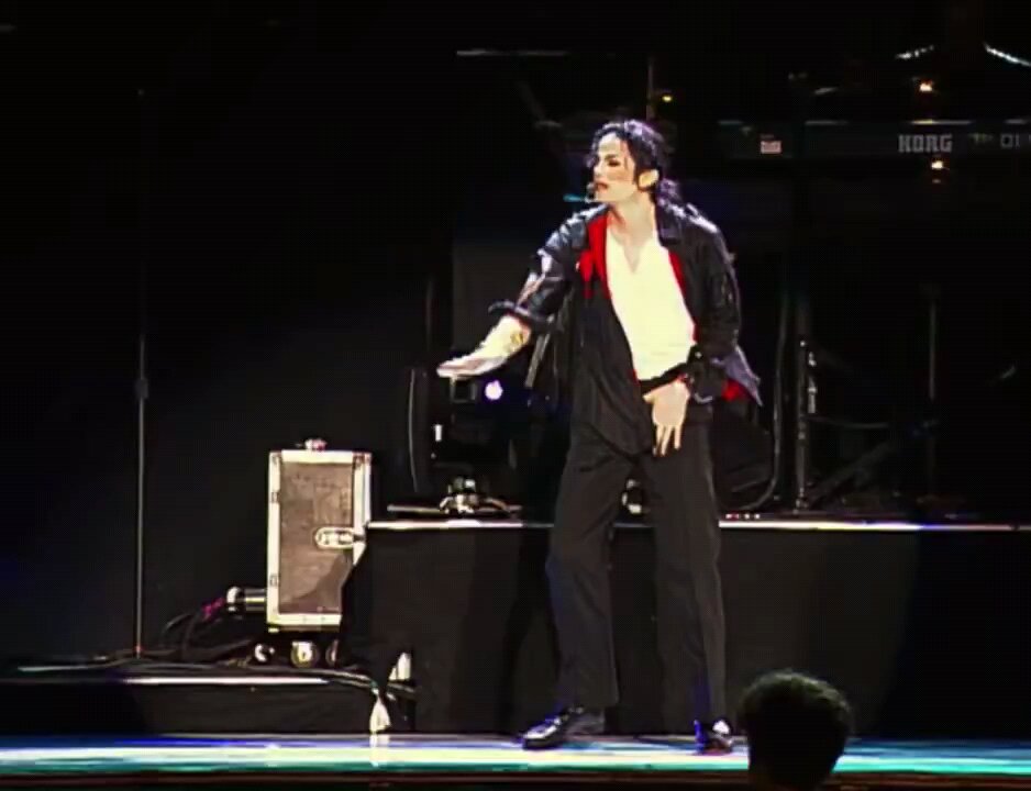 Michael Jackson snippet | Earth Song | Munich 1999