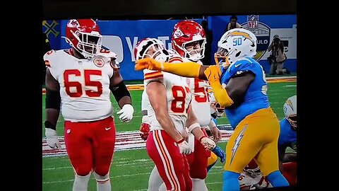 This punch on Travis Kelce was ridiculous — ​Kansas City Chiefs vs. Los Angeles Chargers