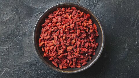 7 Powerful Benefits of Goji Berries You Need to Know! 🌿 Superfood Secrets Revealed
