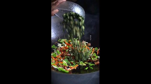 Delicious Stir-Fried Bitter Gourd with Veggies & Meat 🥩🌶️ | Quick Dinner Idea! #BitterGourd