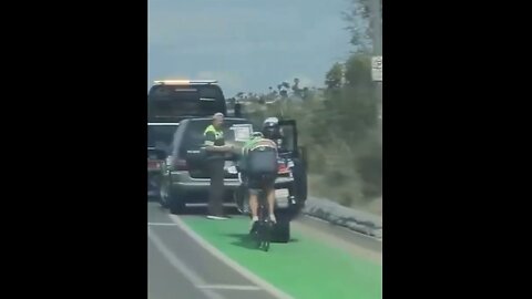 CYCLIST COLLIED WITH🚚🛣️🚨🏍️👮‍♂️🚴📸POLICE MOTORBIKE ON FREEWAY🛣️🚚🚨🏍️👮‍♂️🚴💫