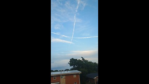 chem trails 7/9/25 8 pm Kentucky I think it's takes sunlight to activate it