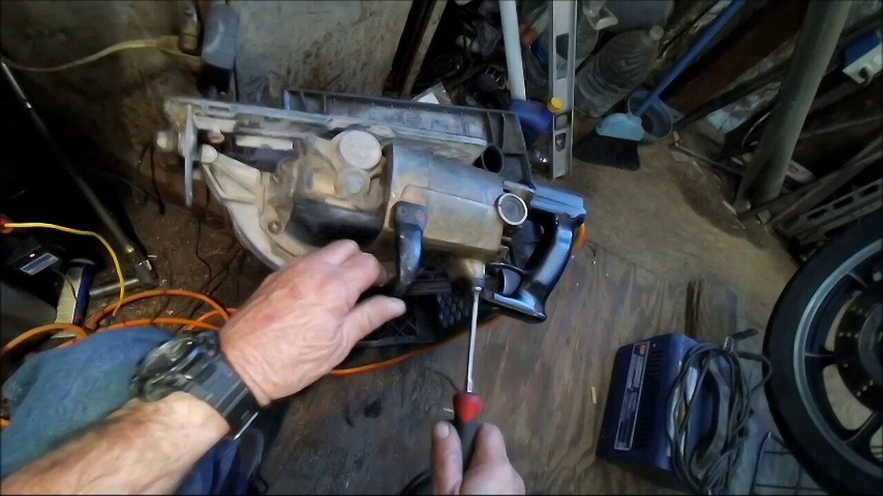 Fixed Skil saw bolt