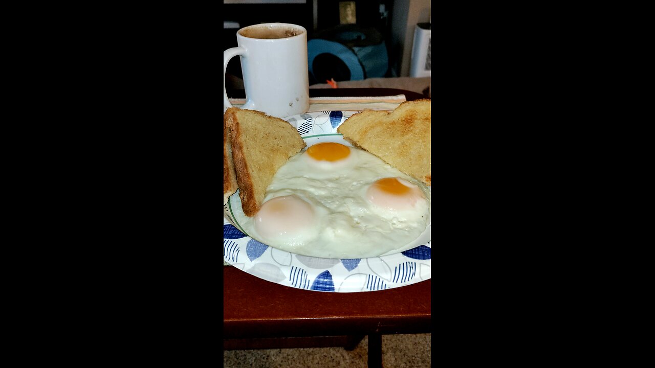 Eating Eggland's Best Eggs, Dbn, MI, 4/5/25