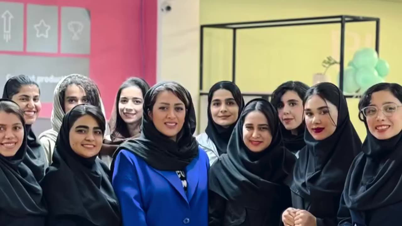 تقدیر از پرسنل فروشگاه پادمیرا به مناسبت سال جدید