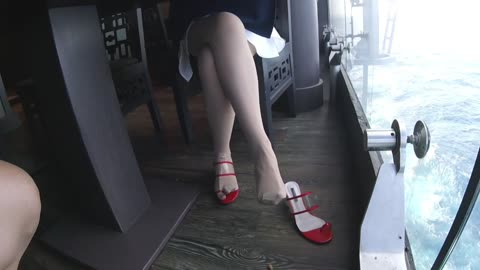 Pantyhose worn with thong sandals...