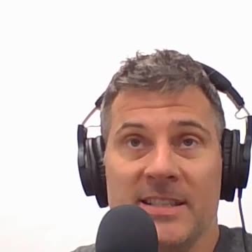 How Barry Sanders Sets the Standard for Fan Interaction at Autograph Shows