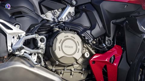 2025 Ducati Streetfighter V4S – Superbike Power, Naked Fury! 🔥 The Ultimate Ride?