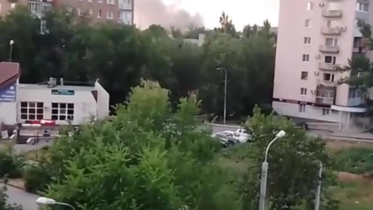 🔥👀 BOOM near the airfield in Volgograd after a drone attack.