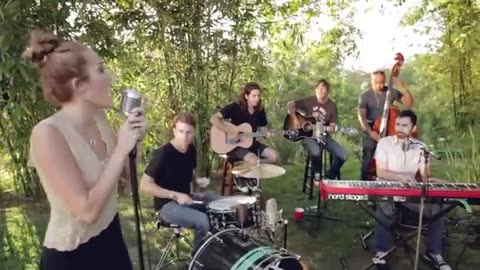 Shocking: Miley Cyrus - The Backyard Sessions - "Jolene"