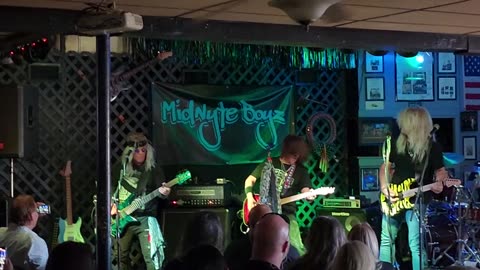 Midnyte Boyz ( live )