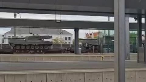 Getarnte Panzer rollen durch St. Pölten – Regierung schweigt!
