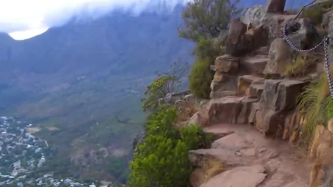 German Tourist Robbed on Signal Hill — Then Lectured on Smoking