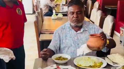 How to eating, i'm looking So funny.