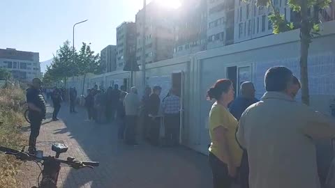 Radhë në Kashar, por qendrat e votimit të vendosura në kontenier, ende jo gati