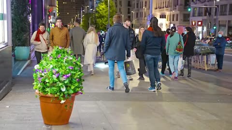 BUSH MAN PRANK : SCARING EVERYONE !!! 😭