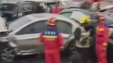 🚨Massive Highway Pileup in China | Over 100 Cars Involved 🇨🇳🚗💥