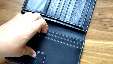 Special Event Coordinator: Transforming My EDC Wallet (Before)