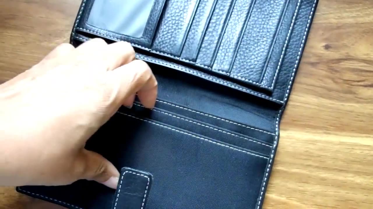Special Event Coordinator: Transforming My EDC Wallet (Before)