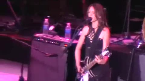 Bangles - If She Knew What She Wants = Live LA County Fair 2008