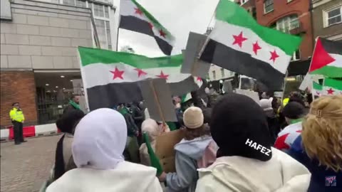 A walk in London area with our Hafez TV!👍🤪