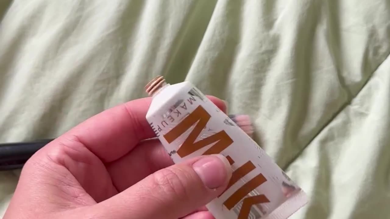 How to Apply Bionic Bronzer for a Natural Glow