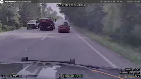Man arrested after leading Jones County deputies on 115 mph police chase