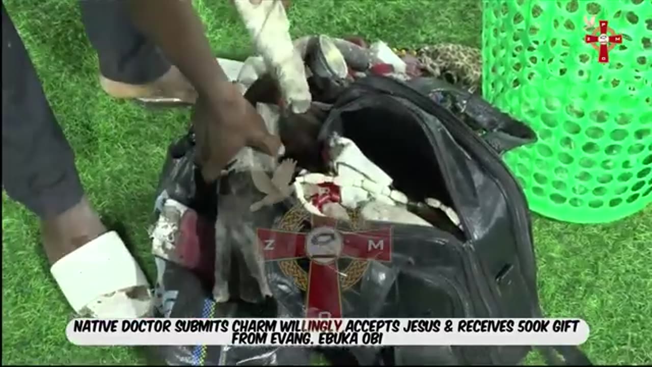 NATIVE DOCTOR FROM IMO STATE SUBMITS HIS CHARMS TO THE GOD OF ZION 1 year ago