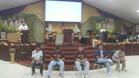 Culto a cargo de la juventud