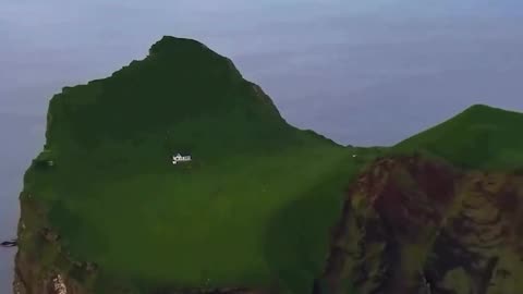 The Loneliest House: A Solitary Beauty 🏡⛰️