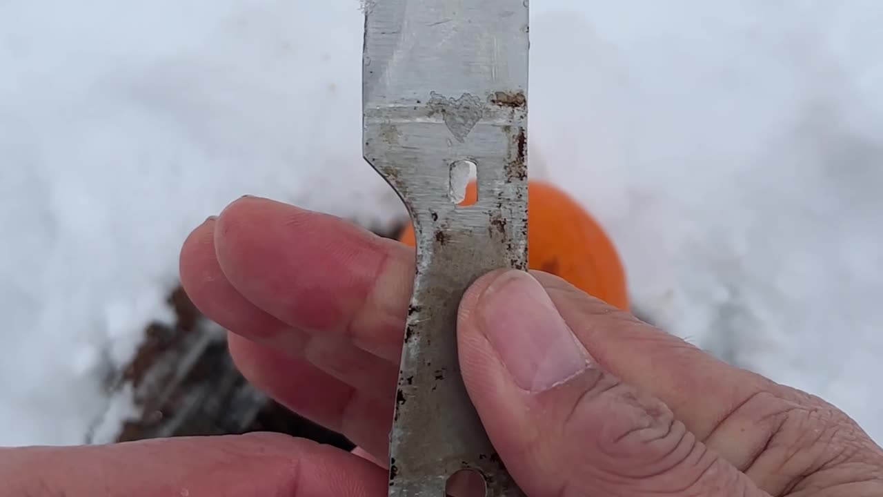 Survival: Paracord knife handle
