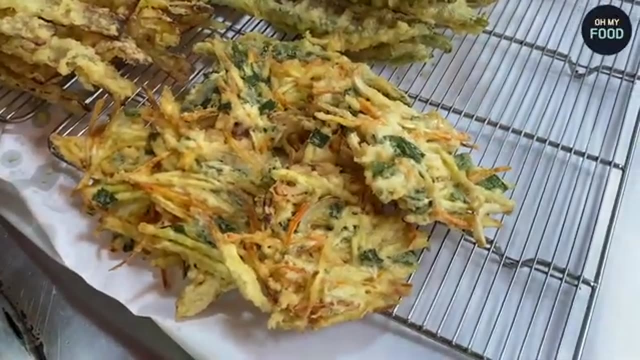 The Ultimate Level of Cleanliness?! Gyeongsang Market-Style Radish Tteokbokki That Sells Like Crazy