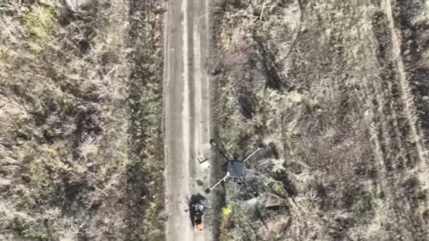 🇷🇺 🏹 🎬A Russian UAV versus A Ukrainian UAV