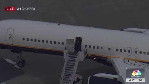 Plane carrying captured Venezuelan President Nicolás Maduro and his wife arrives