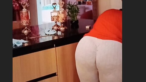 Mature Cake cleaning