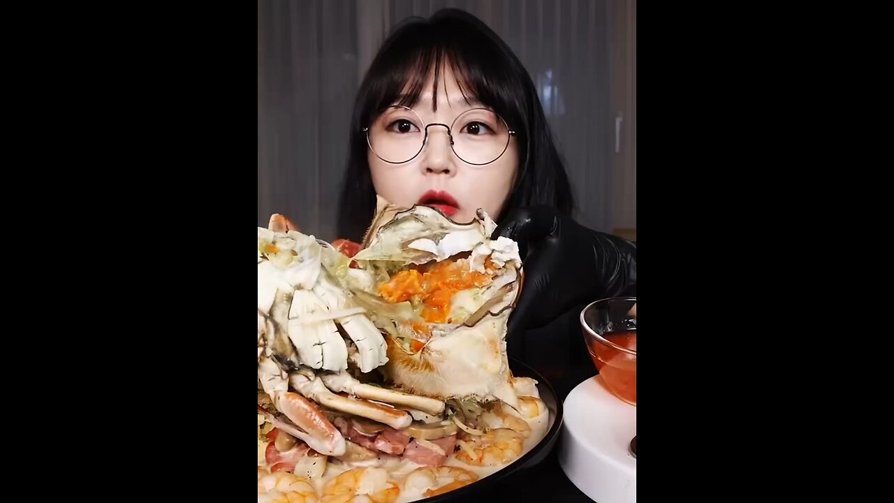 Raw Crabs with Seafood food Pasta Mukbang