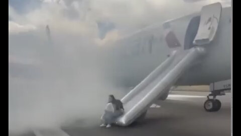 AmericanAirlines jet at Denver evacuated due to landing gear incident