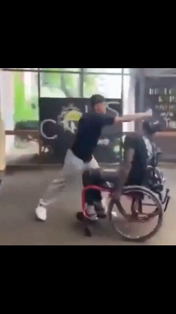 Bully attacks student in wheelchair, entire school jumps in to fight bully