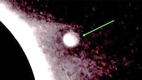 Massive Structure Was Just Detected Heading Towards Earth Scientists Have No Idea What It Is