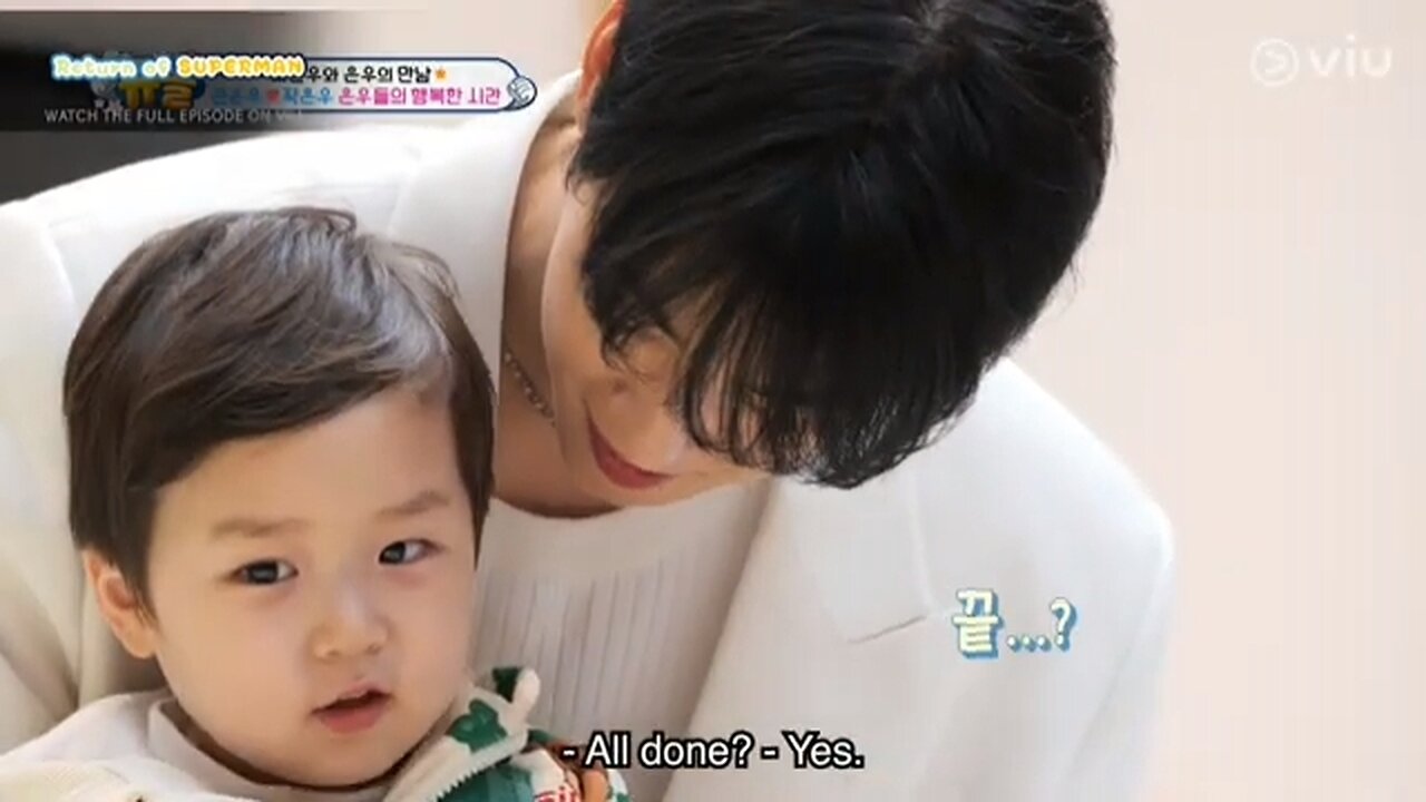 Baby Eunwoo finally meets cha Eunwoo