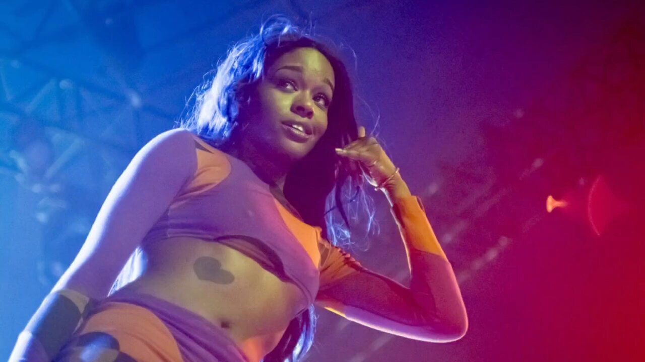 Azealia Banks Blasts Conor McGregor Over Explicit Pics