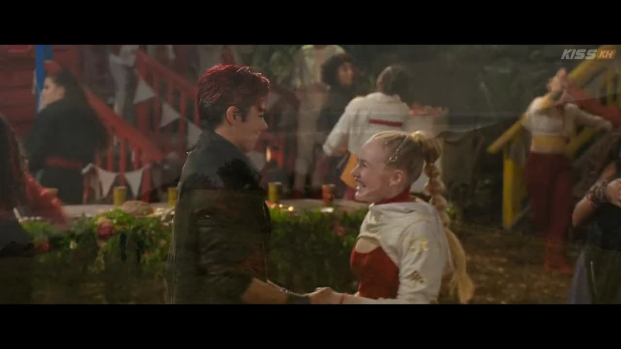 Victor & Nova zombies4 Show the World