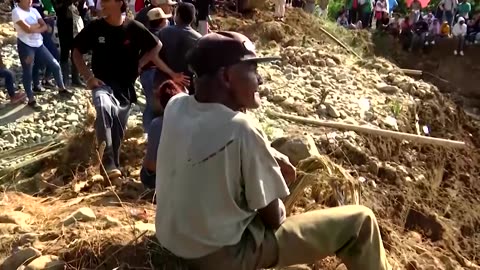Landslide causes gold mine to collapse, trapping seven in Colombia