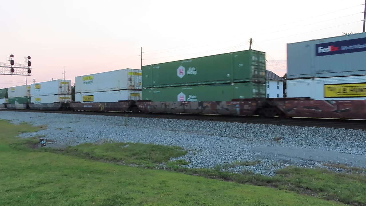 Norfolk Southern & Illinois container train going through Bellevue, Ohio on September 4, 2025