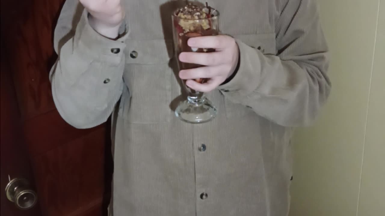 Viral Dubai Chocolate Strawberry Spin-off #dubaichocolate #asmr #satisfying