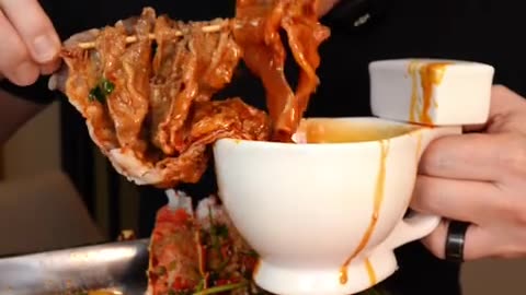 “The Cold Mixed Seafood Feast Is Here — Once You Start, You Can’t Stop!”