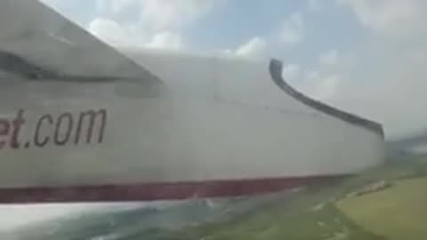 🤯✨ You Won't Believe How This Plane Landed After Losing a Wheel! | FeedMyCuriosity
